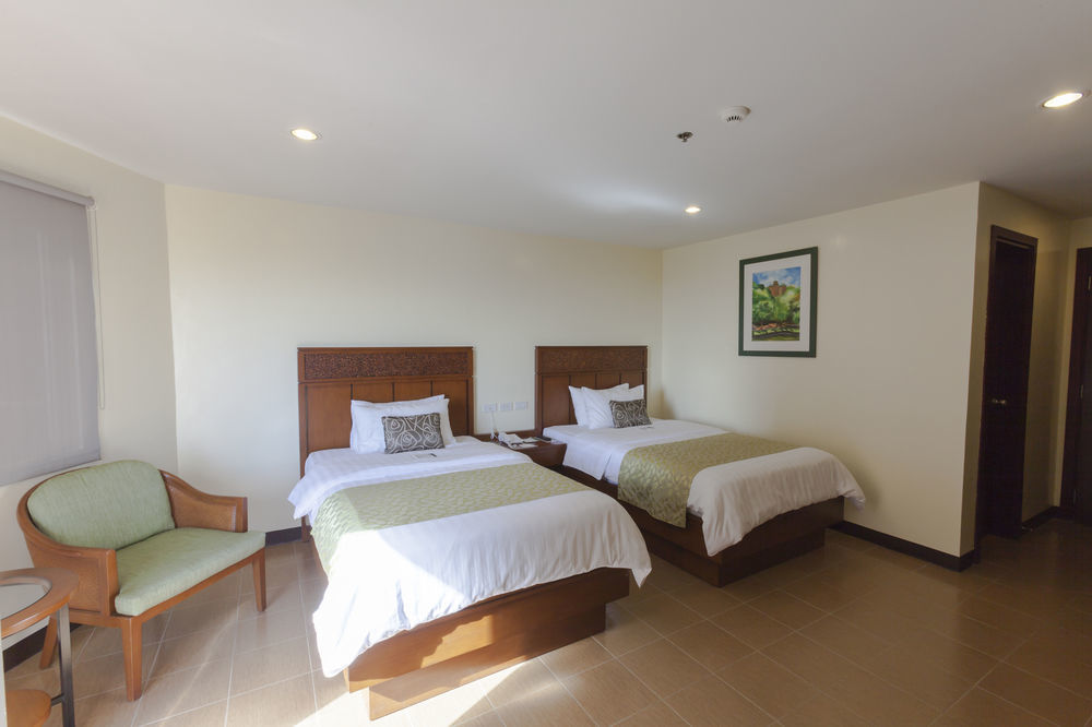 Canyon Woods Resort Club Tagaytay タガイタイ エクステリア 写真