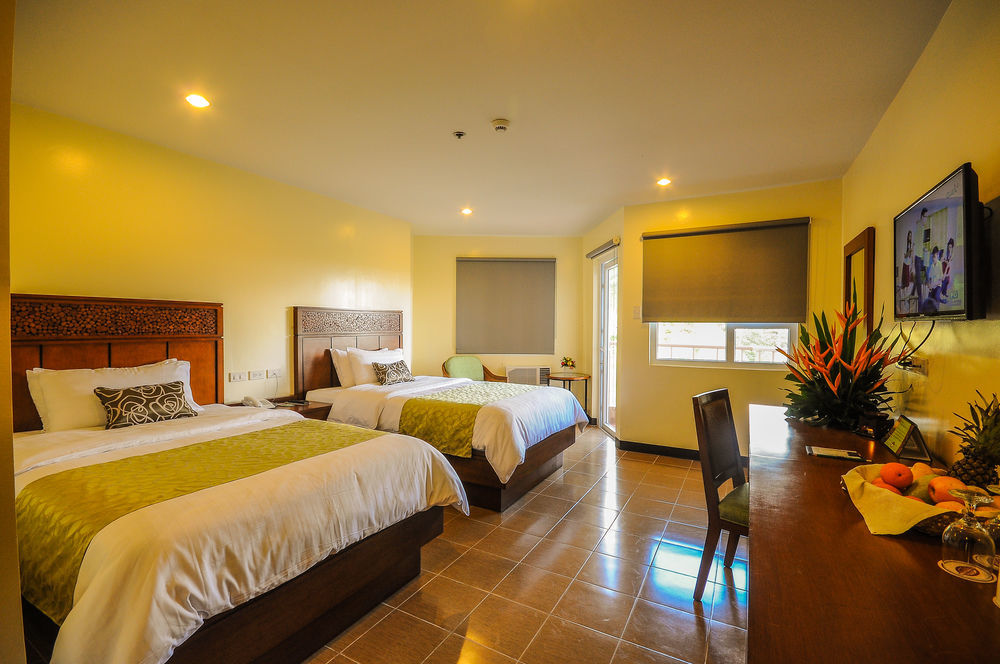 Canyon Woods Resort Club Tagaytay タガイタイ エクステリア 写真