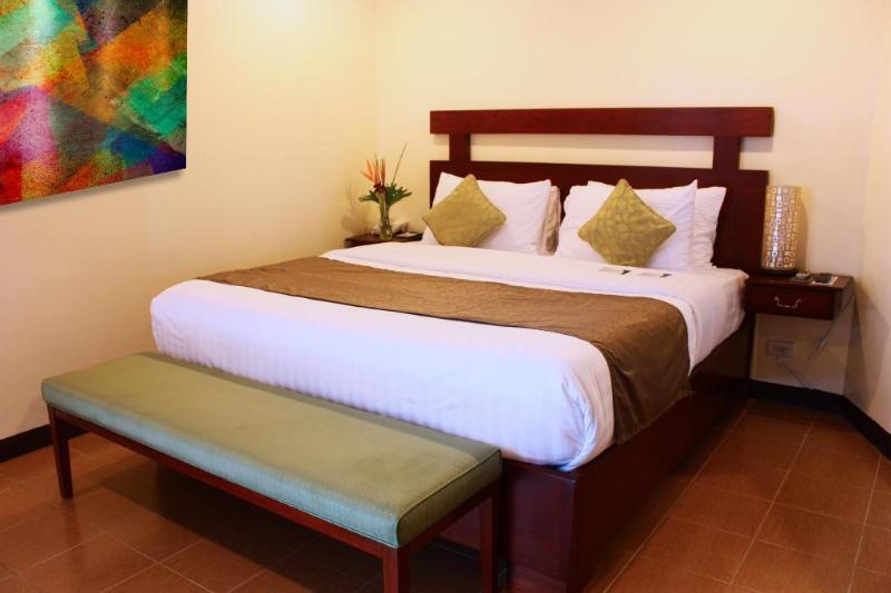 Canyon Woods Resort Club Tagaytay タガイタイ エクステリア 写真